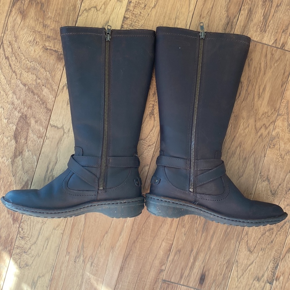 Ugg Shearling Lined Leather Boots 6 - image 2